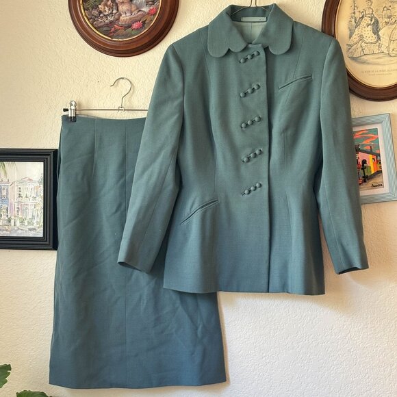 Teal 1940s Scallop Collared Suit with Fancy Buttons - Picture 2 of 9